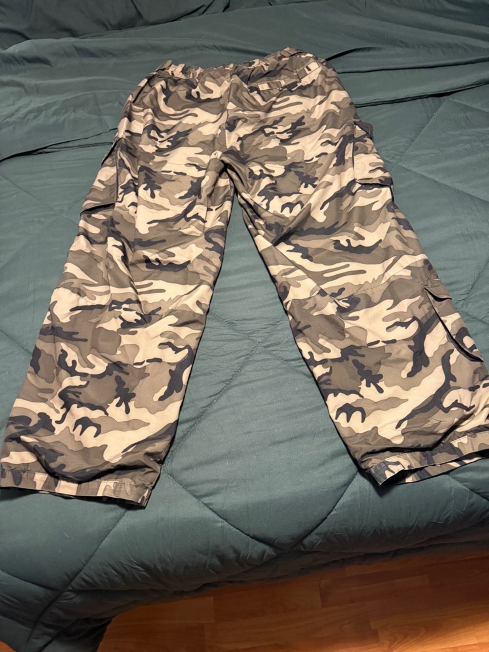 Men's Beige & Green Camo Cargo Pants